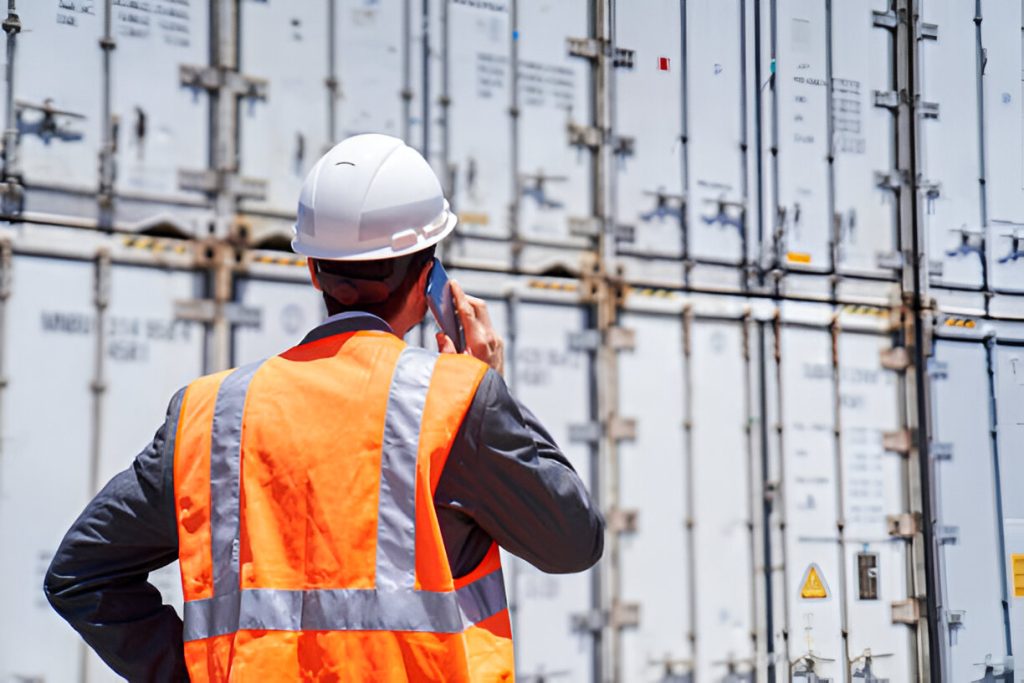 Customs Broker vs Importer of Record Indonesia: What's the Difference and Which One Do You Need?